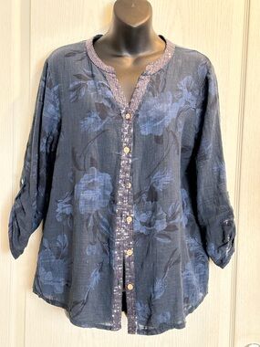 Made in Italy 100% cotton Navy Floral Button-Front Relaxed V-Neck Blouse